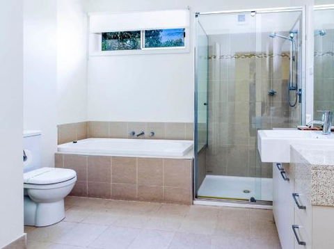 COASTAL SOUL VILLA At BROADBEACH - Perth Resorts 4