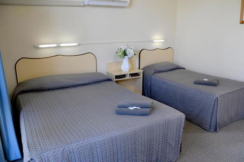 Billabong Motel - Accommodation Perth 2