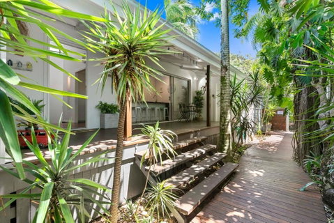 Tranquil & Tropical Sunshine Beach - Accommodation Perth 2