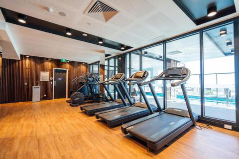 A Cut Above The West Pool Rooftop Bar Gym Wifi - Accommodation Perth 2