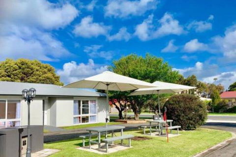 PARADISE COURT VILLA 1 Free Wifi - Accommodation Perth 1