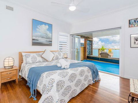 Beach Shack On Main Yamba Magnificent Views Photos Available Shortly Free WiFi - Accommodation Perth 4