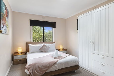 The Gazebo Place - Spacious 4 Bedroom Near Murray River - Perth Resorts 5