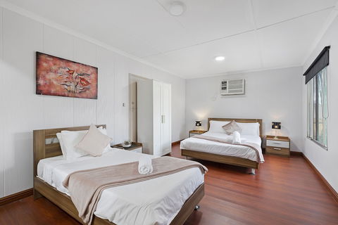 The Gazebo Place - Spacious 4 Bedroom Near Murray River - Perth Resorts 3