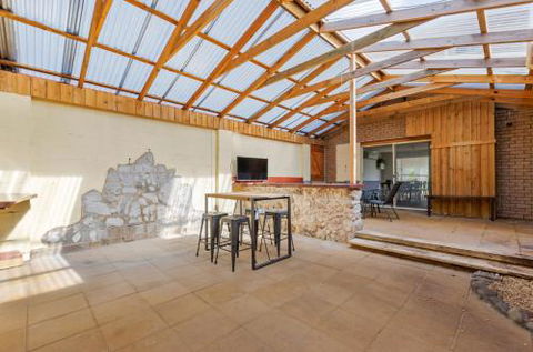 Rose Retreat - Accommodation Perth 5