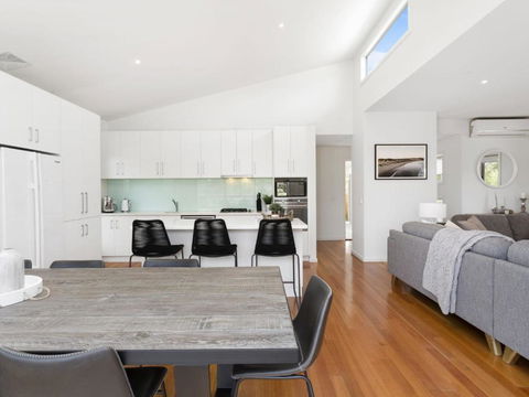 YOU ME & THE SEA BLAIRGOWRIE - Accommodation Perth 4
