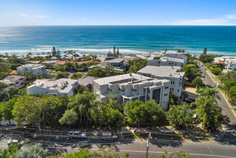 Relax In Stylish Comfort Sunshine Beach - Accommodation Perth 3