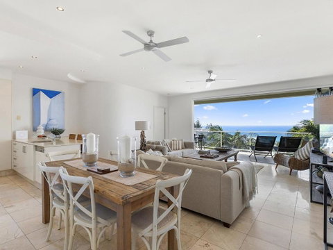Relax In Stylish Comfort Sunshine Beach - Accommodation Perth 1