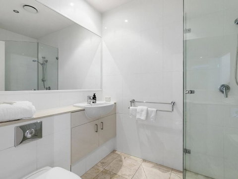 Relax In Stylish Comfort Sunshine Beach - Accommodation Perth 4