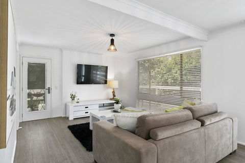 Beauty AND THE Peace - Inlet Side - Accommodation Perth 4