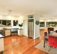 River Breeze 60 Wooli Street Yamba. Linen Unlimited Wi Fi Just listed. - Accommodation Perth