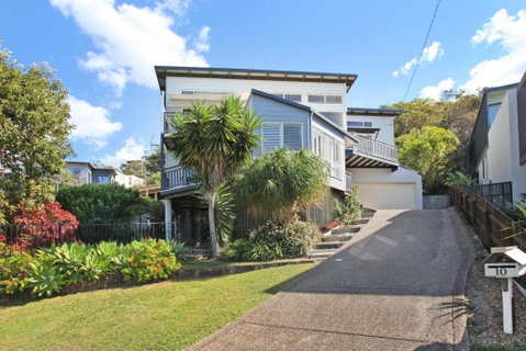 10 Barra Crescent Coolum Beach 500 BOND WIFI Walking Distance To Beach - Accommodation Perth 6