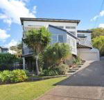 10 Barra Crescent Coolum Beach 500 BOND WIFI walking distance to beach - Accommodation Perth