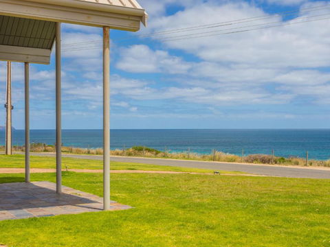 South Beach House 2 11 Gold Coast Drive - Accommodation Perth 6