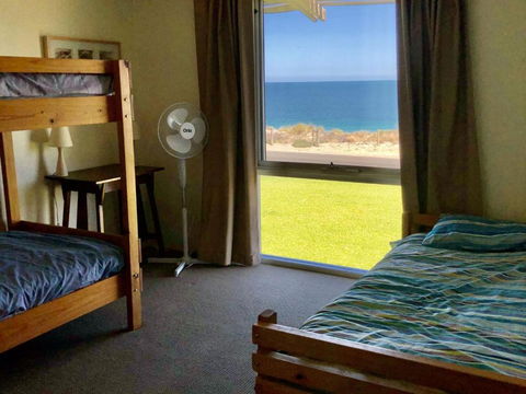 South Beach House 1 12 Gold Coast Drive - Accommodation Perth 5