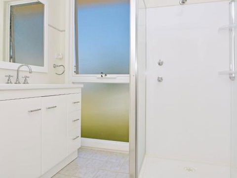 Morisset Waterfront 1bdr Studio Looking Over Trinity Marina - Perth Resorts 1