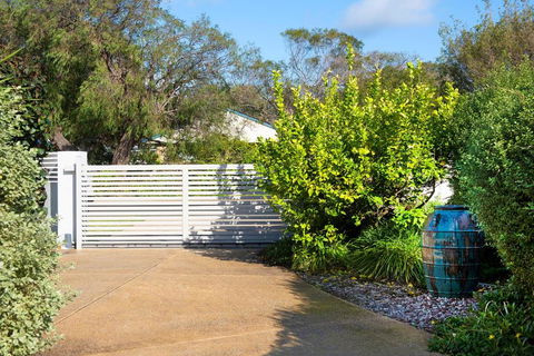 GIFFORD HOUSE - Accommodation Perth 5