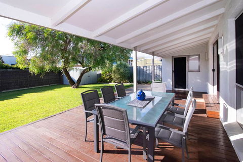 GIFFORD HOUSE - Accommodation Perth 6