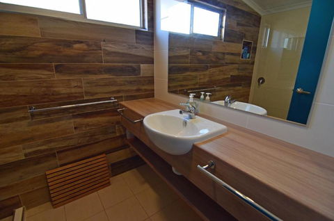 CDC 625 Beach House - Perth Resorts 6
