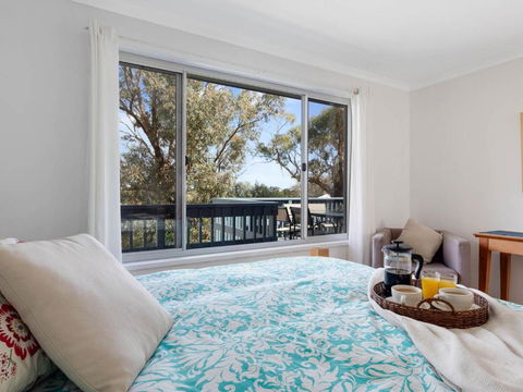 Dolphin Dreaming 16 Dolphin Avenue - Accommodation Perth 5