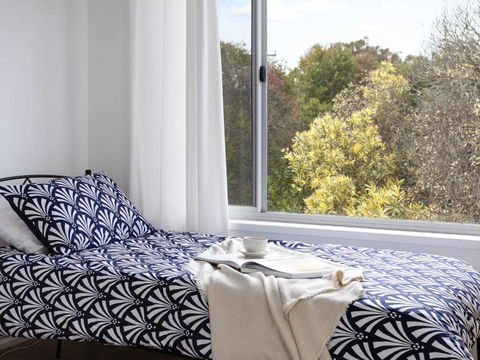 Dolphin Dreaming 16 Dolphin Avenue - Accommodation Perth 4