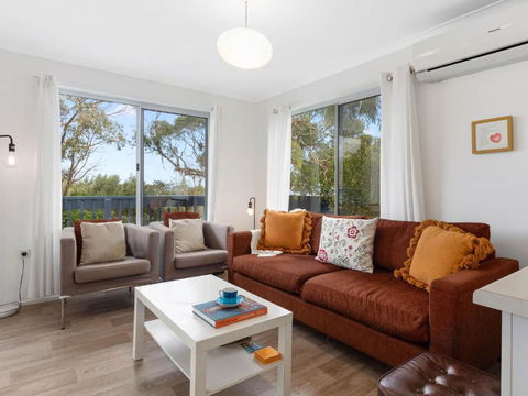 Dolphin Dreaming 16 Dolphin Avenue - Accommodation Perth 6