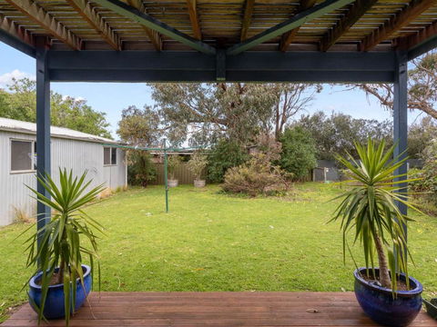 Dolphin Dreaming 16 Dolphin Avenue - Accommodation Perth 1