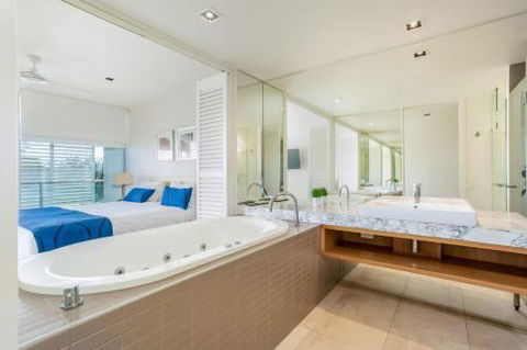 Unit 101 Plantation Resort Rainbow Beach Plantation Resort Second Floor Aircon Pool Spa - Perth Resorts 3