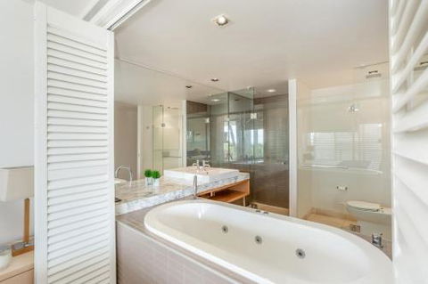 Unit 101 Plantation Resort Rainbow Beach Plantation Resort Second Floor Aircon Pool Spa - Perth Resorts 5