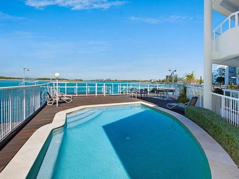 Unit 3 Pumicestone Quays Absolute Waterfront! - Perth Resorts 5