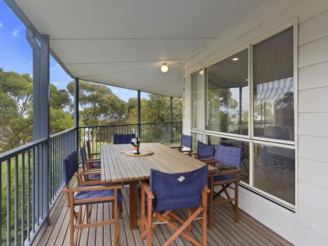 1 Bennett Court - Accommodation Perth 3