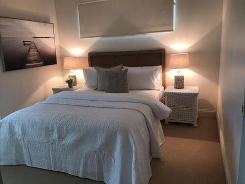 Walk To The Ocean In Five Minutes - Accommodation Perth 2