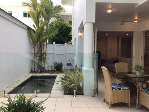 Walk To The Ocean In Five Minutes - Accommodation Perth 1