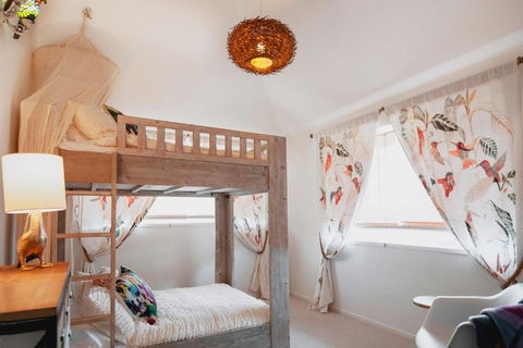 Barellen Beach House - Accommodation Perth 1