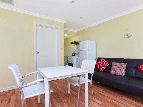 By The Beach 30 Jetty Road - Accommodation Perth 4