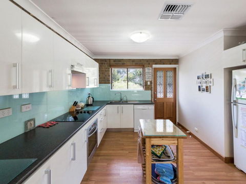Broadbeach Retreat 32 Broadbeach Drive - Accommodation Perth 5