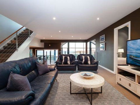 Venabu On Garuwa 20 Garuwa Street Spectacular House With Fabulous Views - Accommodation Perth 3