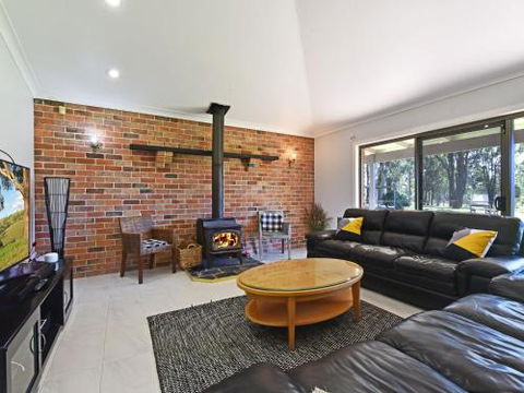 Just Listed Blaxlands Homestead The Very Best Location In The Valley Walk To Everything - Accommodation Perth 0