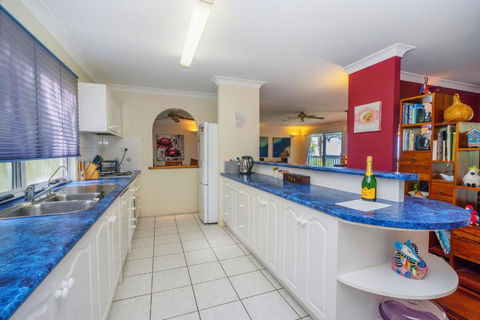Cloud 9 Cliff Top Eagle Heights - Perth Resorts 4