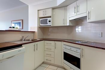 Barrington 709 / 35 45 Shoal Bay Road - Accommodation Perth 4