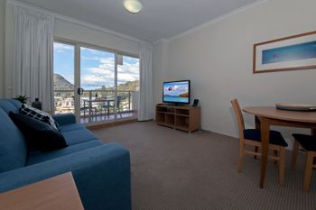 Barrington 709 / 35 45 Shoal Bay Road - Accommodation Perth 5