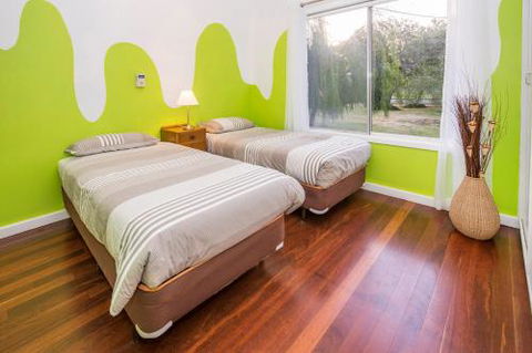 Swell Shack - Perth Resorts 1