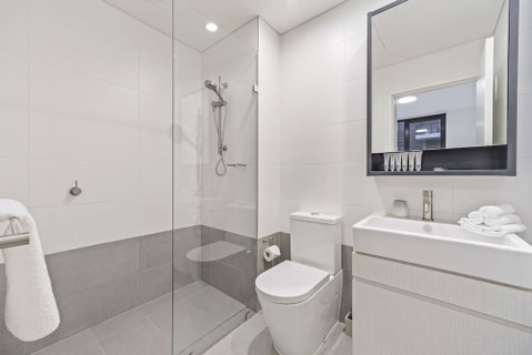 HomeHotel Stylish Apt Next To Train & Westfield - Accommodation Perth 1