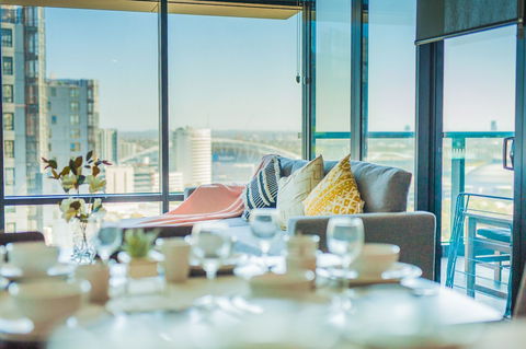 Luxury 2bed2bath APT @opaltower +view - Accommodation Perth 5