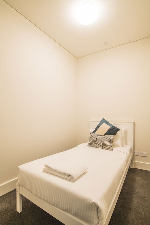 Luxury 2bed2bath APT @opaltower +view - Accommodation Perth 2