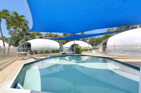 Beachfront Iglu Trinity Beach - Accommodation Perth 2