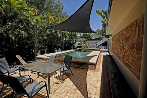 Rare Modern Unit W Private Fenced Garden Close To The Beach PC4 - Accommodation Perth 2