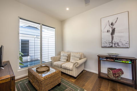 Reflections Villa 1 - Accommodation Perth 4