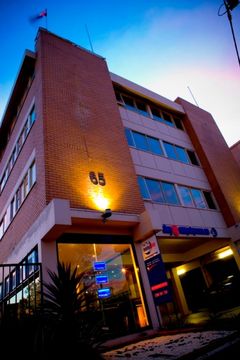 Easystay Studio Apartments - Accommodation Perth 0
