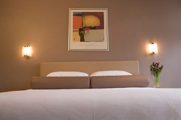 Easystay Studio Apartments - Accommodation Perth 1
